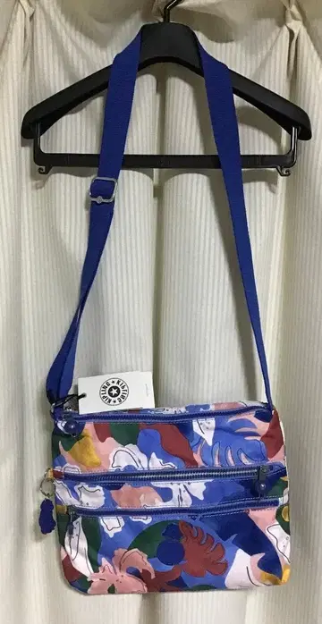 Kipling 사선 크로스 바디백 ALVAR ( 보태니컬 무늬 )