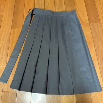 그레이 플리츠 랩 스커트 와이드 팬츠 콤비네이션