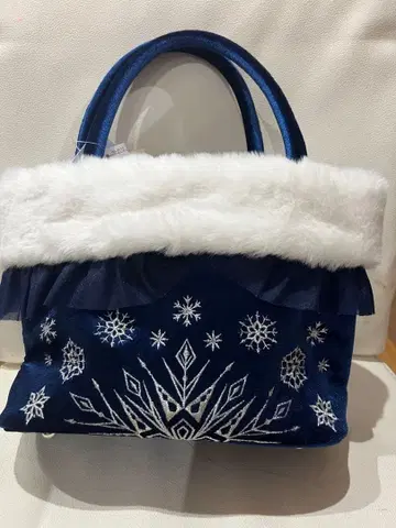엘사 가족의 추억 네이비 눈꽃 자수 퍼 백