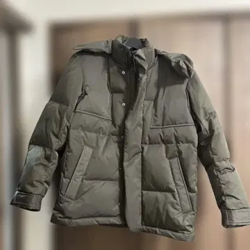 유니클로 후드 부착 올리브 다운 자켓 S