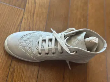 화이트 퀼팅 하이컷 스니커즈 37 사이즈, 가죽 신발, 두 번만 신음