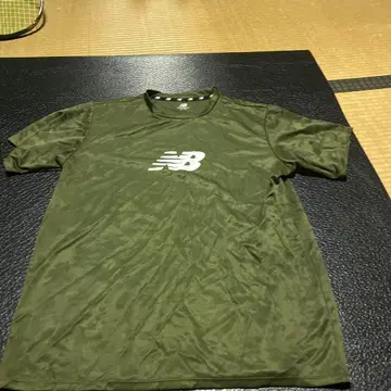 뉴발란스 T셔츠