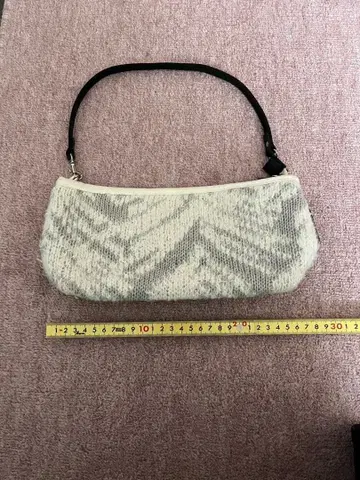 지오메트릭 패턴 니트 숄더백