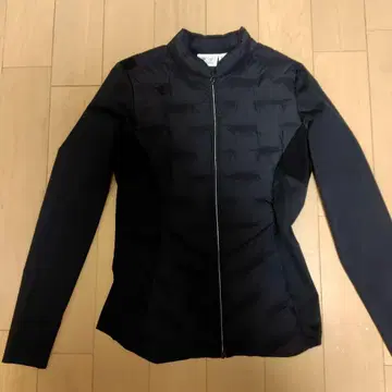 데상트 다운 긴팔 자켓 블랙