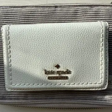 가격 인하 케이트 스페이드 접이식 지갑 화이트