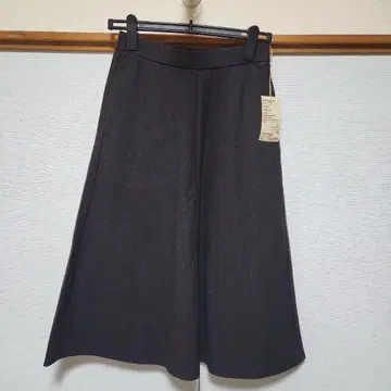 미사용 스트레치 소재 플레어 스커트 M 사이즈 다크 브라운