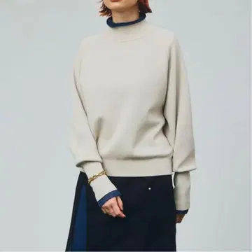 유나이티드 도쿄 볼륨 슬리브 하이넥 니트