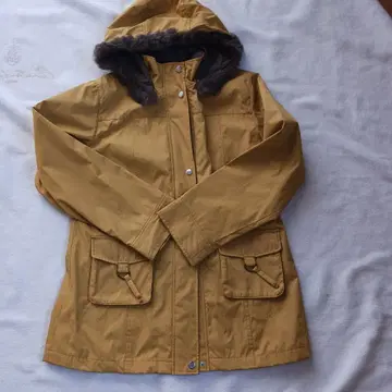 베이지 마운틴 파카 퍼 포함