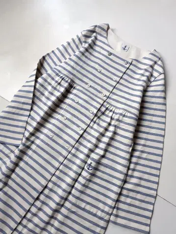 아두이트리스테스 로이저 코튼 보더 원피스 코트