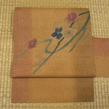 황토색 블렌딩에 스와토우 사가라 자수,  느낌의 나고야 오비