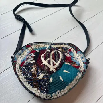 하트형 패치워크 숄더백