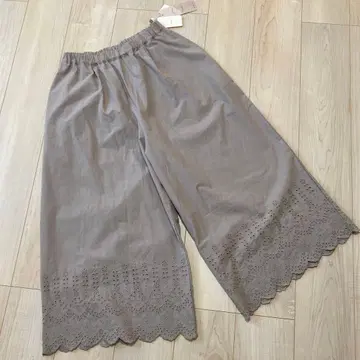택 포함 새상품 베이지 스캘럽 엣지 가우초 팬츠 M~L 사이즈 자수 린넨