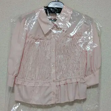 프리 사이즈 뷔스티에풍 셔링 블라우스 12월 16일까지 가격 인하 중