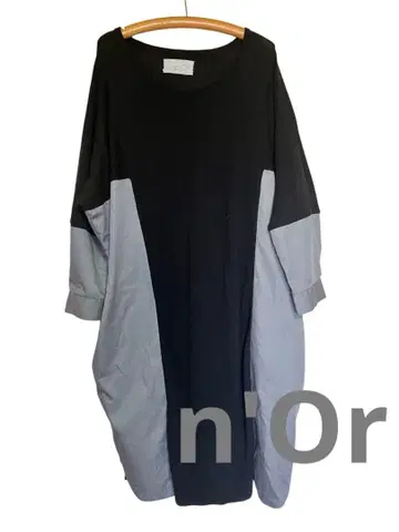 이소재 롱 원피스