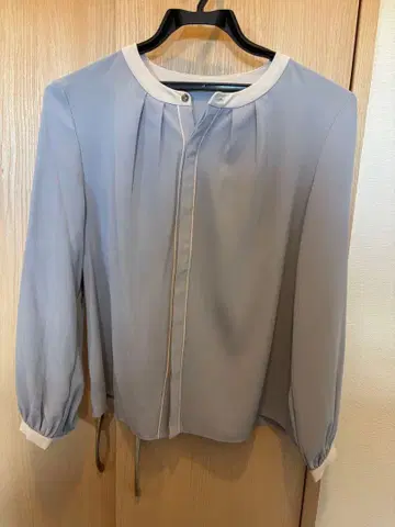라이트 블루 긴팔 블라우스 사이즈 36