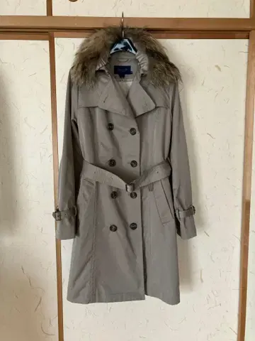 유나이티드 애로우즈 퍼&라이너 포함 라이트 카키 색상 트렌치코트