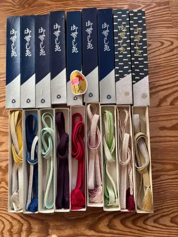 전통적인 허리띠 세트 (다색, 술 달림) 9개 세트 내 1개 새상품