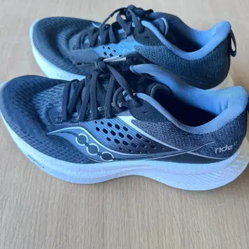 [ SAUCONY ] 써코니 스니커즈 러닝화 23.5cm