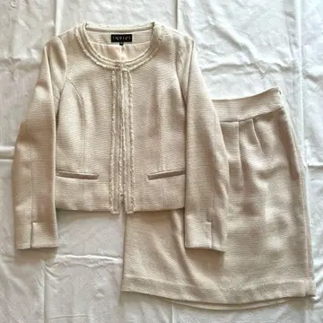 [ 새상품급 ] INDIVI 트위드 셋업 아이보리 라메 38호 M