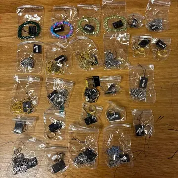 시계, 목걸이, 반지 등 묶음 판매