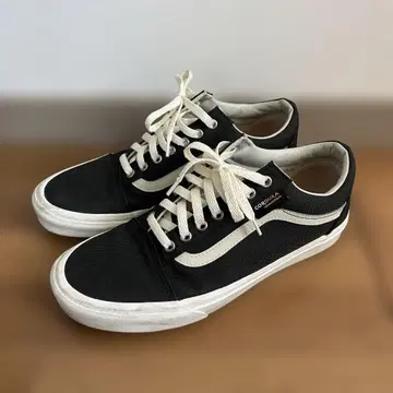 Vans 블랙 로우컷 스니커즈 9.5 US CORDURA