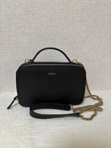 FURLA 블랙 가죽 숄더백