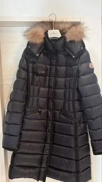 MONCLER 블랙 다운 자켓 후드 부착