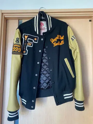 프랭클린 M. 바시티 자켓 블랙 베이지