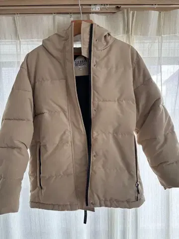 SIERRA DESIGNS 후드 부착 다운 자켓 베이지