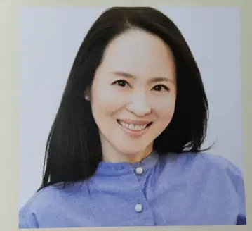 마츠다 세이코 착용과 같은 블라우스 2023 달력