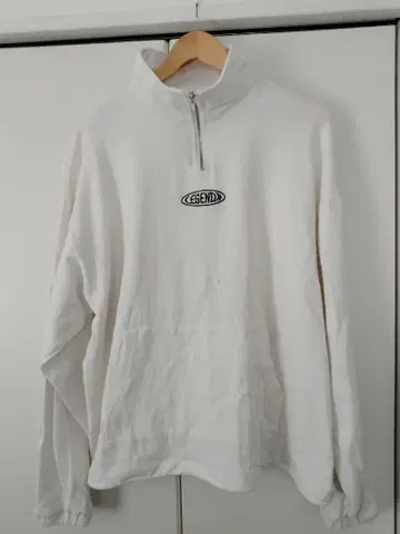 화이트 하프 지퍼 트레이닝복 꽃무늬 자수