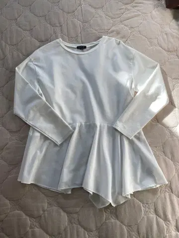 인디비 변형 페플럼 티셔츠 사이즈 38