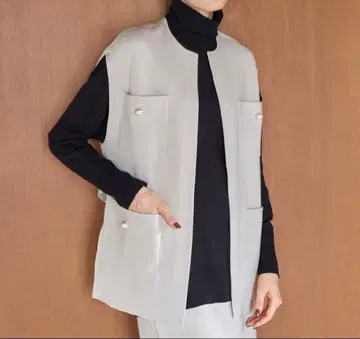 UNFILO [ VERY 콜라보 ] 펄 버튼 니트 베스트