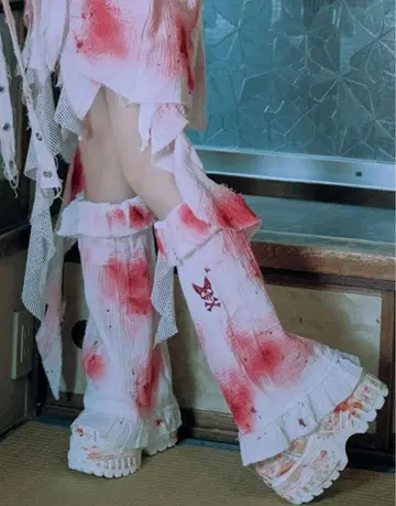 [Grrr the Lipper] 너의 피를 뒤집어쓴 레그 워머 White