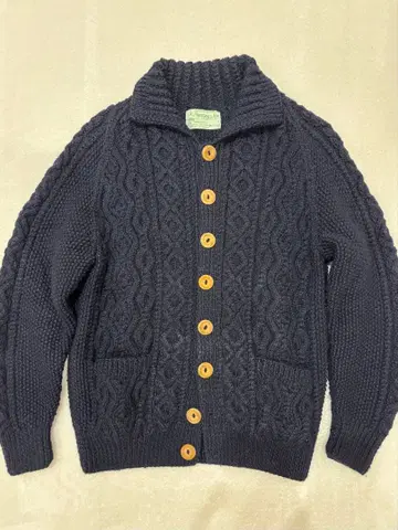 인버아란 케이블 니트 가디건 네이비