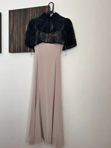 베이지 롱 드레스 레이스 숄 포함