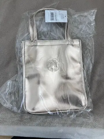 Starbucks 홀리데이 2024 쇼퍼백 메탈릭 골드
