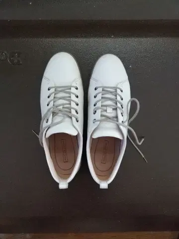 ACHILLES SOFT 화이트 스니커즈