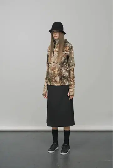 새상품급 HYKE 하이크 리얼트리 후드티