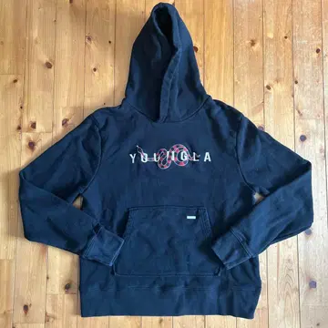 YOUNGLA 후드티