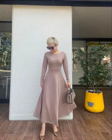 [새상품] JENNE 플레어 니트 원피스 베이지 M