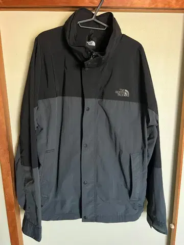 THE NORTH FACE 나일론 자켓 블랙/그레이