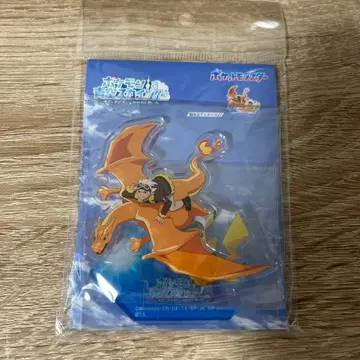 포켓몬과 파란 하늘 스카이트리 피카츄 리자몽 프리드 아크릴 스탠드