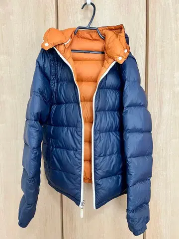 PANTONE UNIVERSE 19-4023 다운 자켓