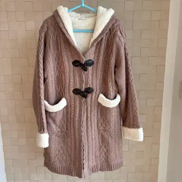 액시즈 후드 부착 니트 자켓