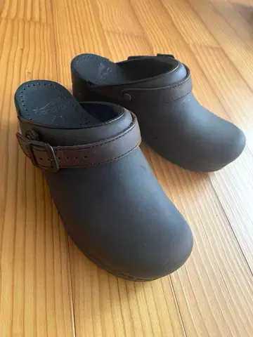 단스코 인그리드 다크 브라운 36