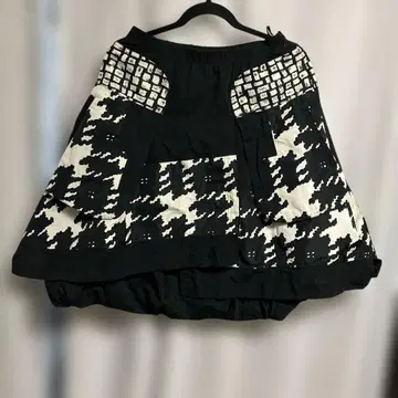 에이코 콘도 스커트