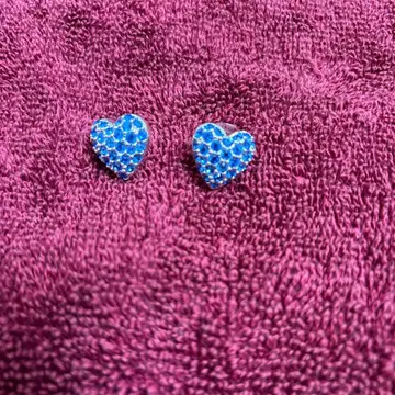 새상품 스와로브스키 하트 모양 파란색 귀걸이