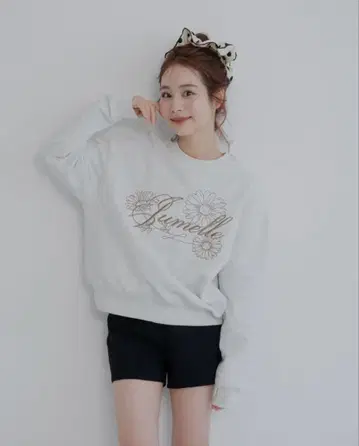 jumelle 주멜 자수 로고 맨투맨 아이보리