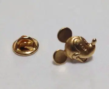 디즈니 미키 골드 핀 배지